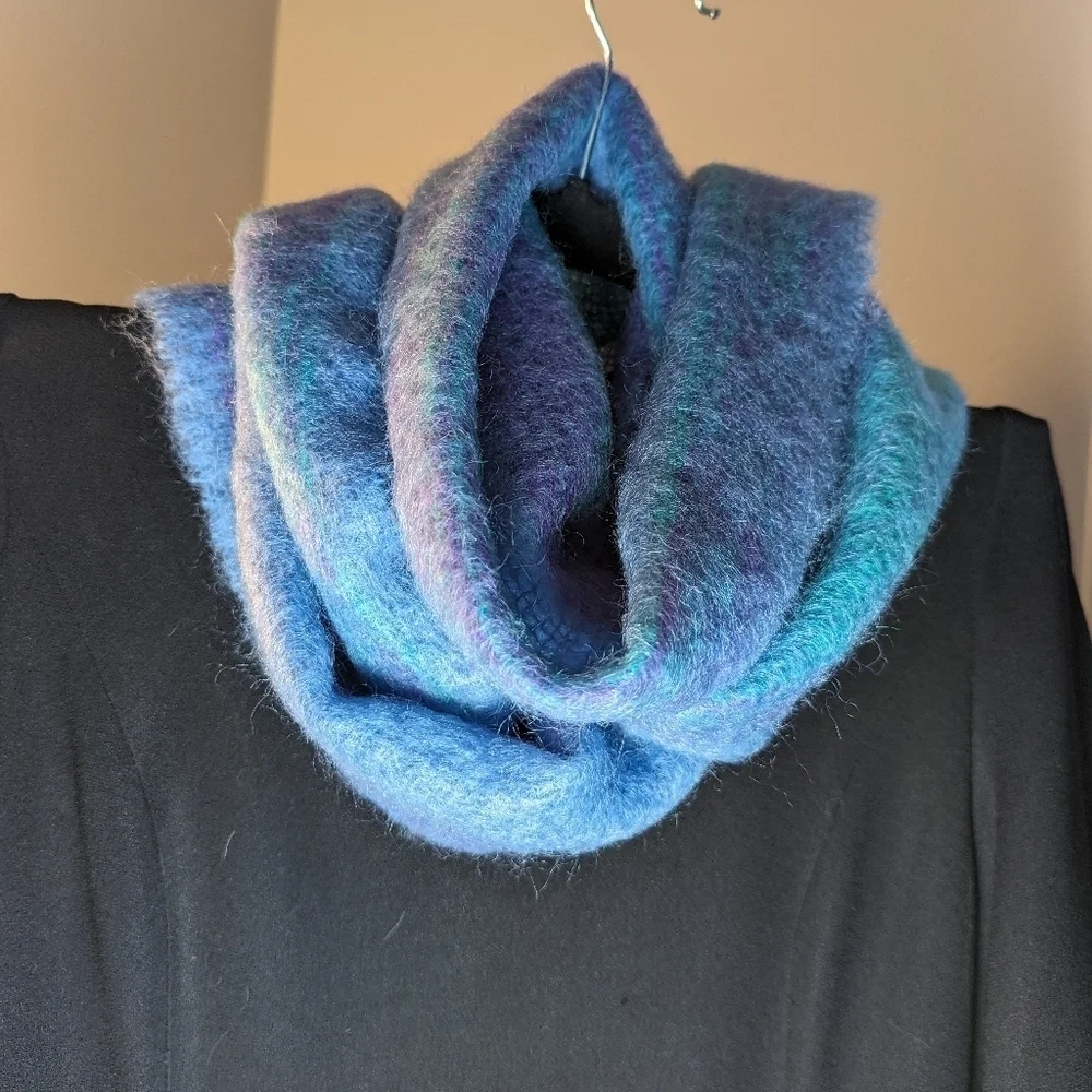 💙 💜 Avoca Vintage Scarf Mohair Handweavers Ireland green blue woven